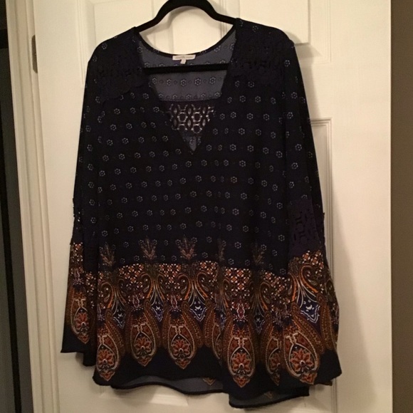Charlotte Russe Tops - Long-sleeved blouse